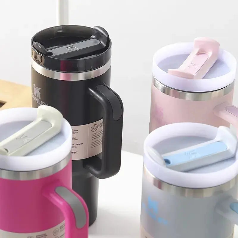 STANLEY Quencher 2.0: Der Edelstahl Vakuumisolierbecher, der Nachhaltigkeit und Trend vereint - Raffiniertedinge STANLEY Quencher 2.0: Der Edelstahl Vakuumisolierbecher, der Nachhaltigkeit und Trend vereint - Raffiniertedinge